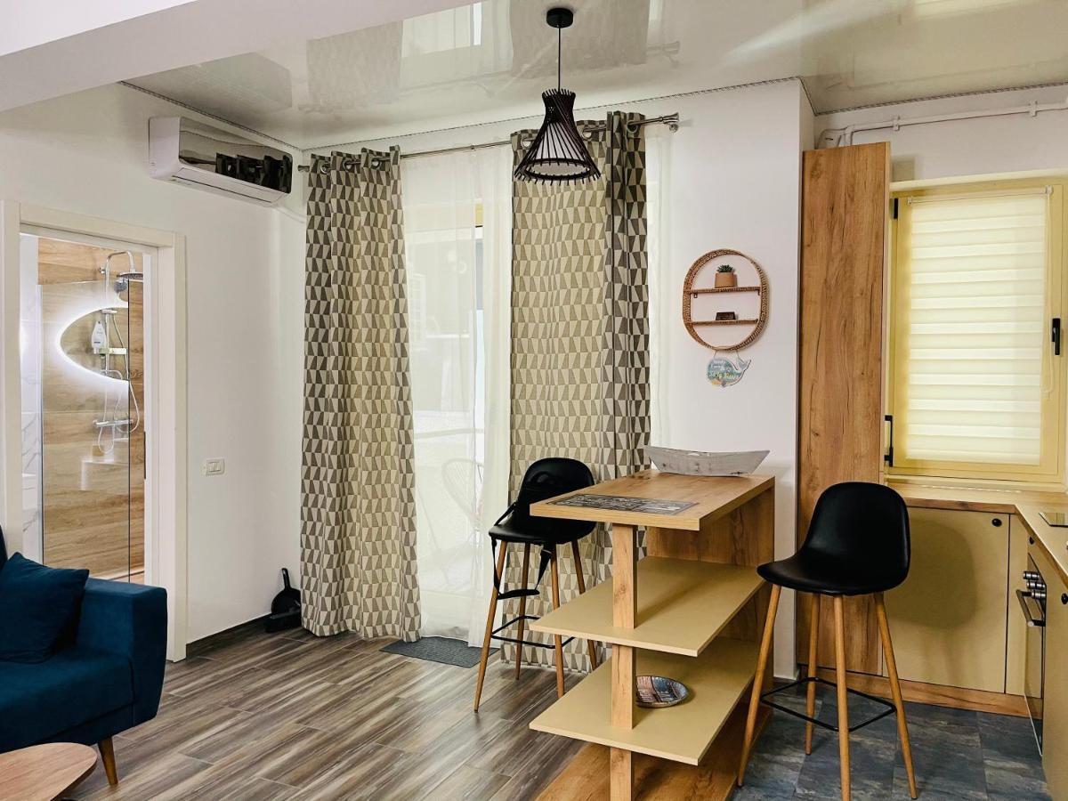 Luxury Studio - Maison 103 - Stefan Building Complex Apartment Năvodari Екстериор снимка